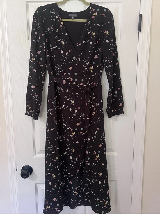Madison Dresses & Skirts - Madison Black Multi color Abstract Chiffon Long-Sleeve Wrap Midi Dress